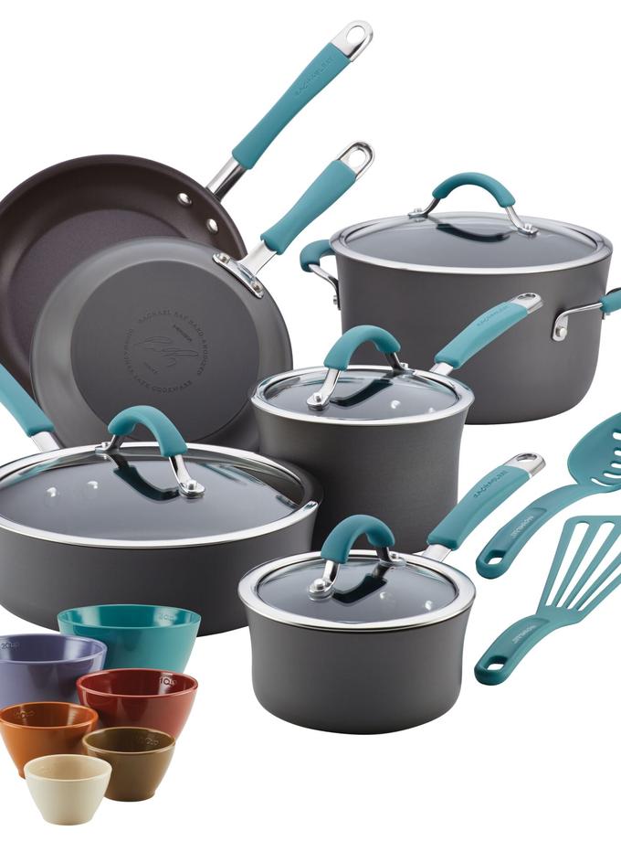 Rachael Ray 18-Piece Cucina Hard Anodized Nonstick Cookware and Prep Bowl Set For Sale